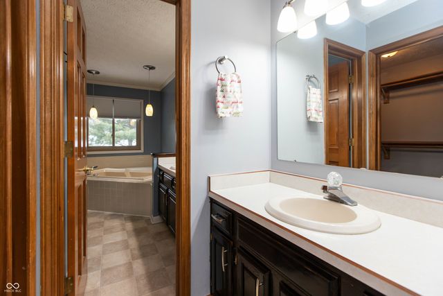 6879 Juliet Drive, Avon, IN 46123