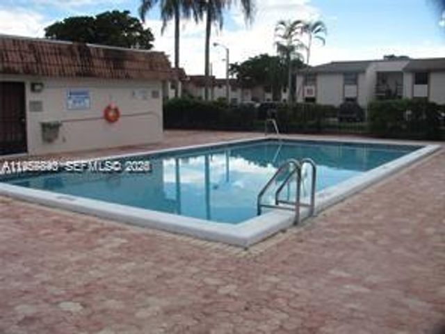 900 NE 209th Ter 104-31, Miami, FL 33179