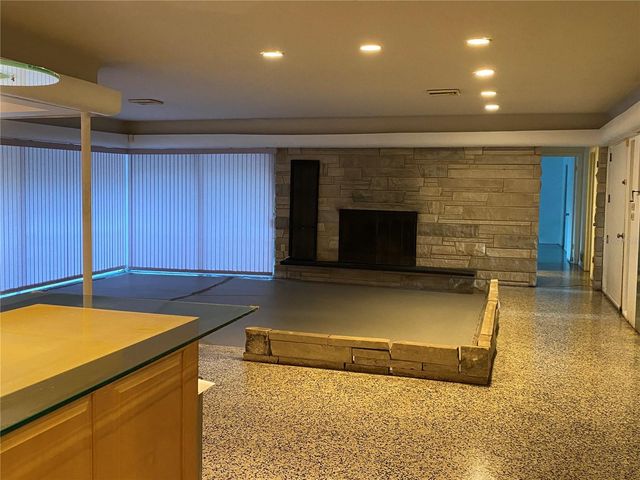 3300 MINEOLA DRIVE, Sarasota, FL 34239