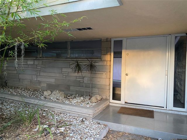 3300 MINEOLA DRIVE, Sarasota, FL 34239