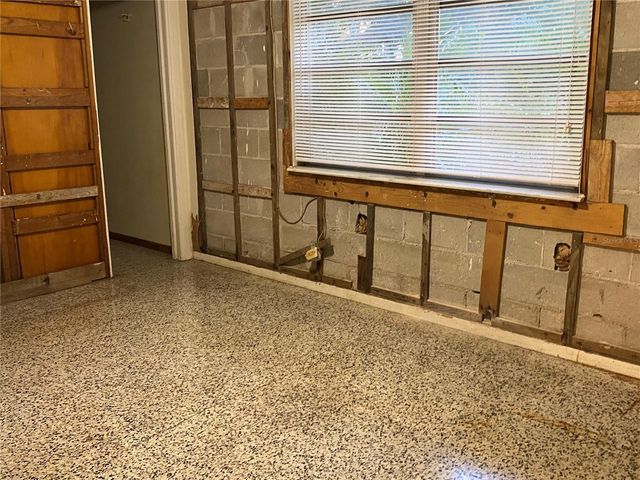 3300 MINEOLA DRIVE, Sarasota, FL 34239