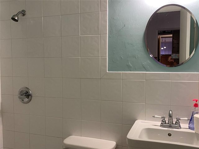 3300 MINEOLA DRIVE, Sarasota, FL 34239