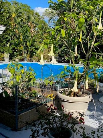 3300 MINEOLA DRIVE, Sarasota, FL 34239