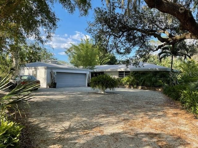 3300 MINEOLA DRIVE, Sarasota, FL 34239