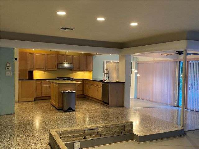 3300 MINEOLA DRIVE, Sarasota, FL 34239