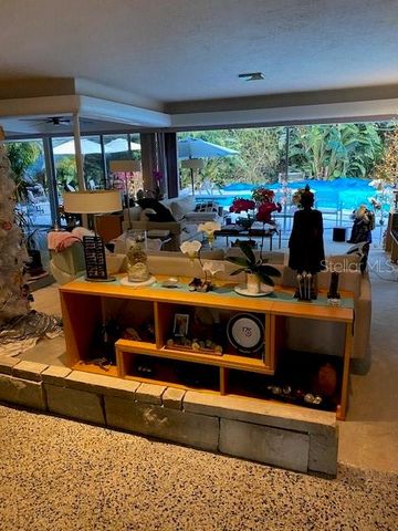 3300 MINEOLA DRIVE, Sarasota, FL 34239