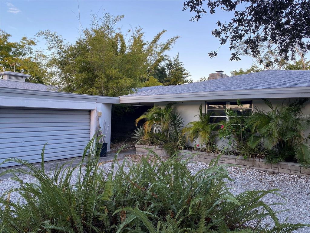 3300 MINEOLA DRIVE, Sarasota, FL 34239