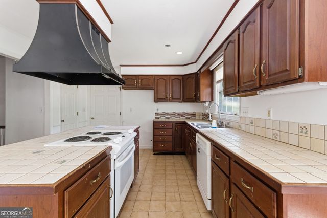 3245 W Anderson Drive, Lithia Springs, GA 30122