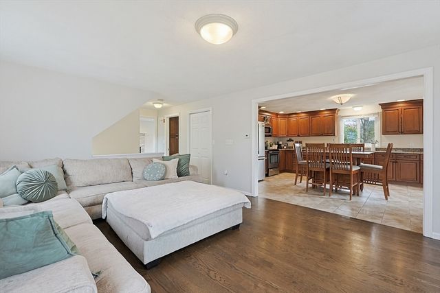141 Downing Dr Ext, Attleboro, MA 02703