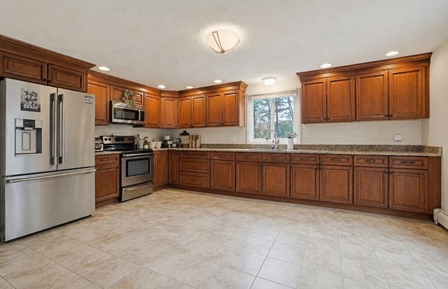 141 Downing Dr Ext, Attleboro, MA 02703