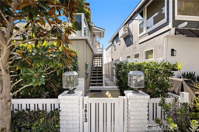 1613 E Balboa, Newport Beach, CA 92661