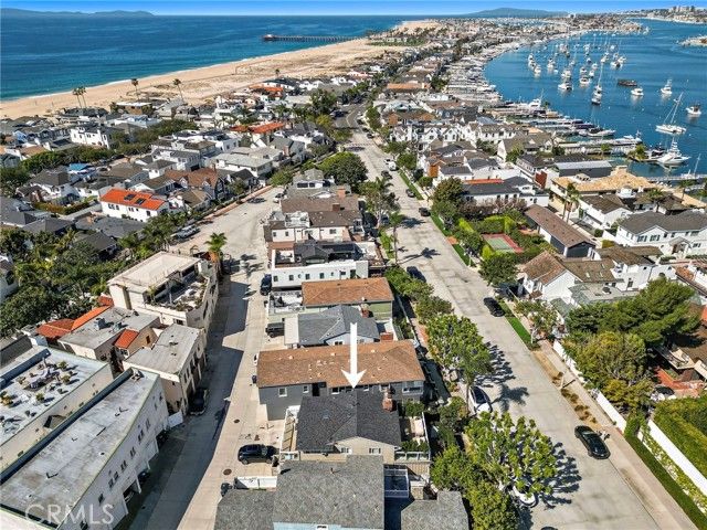 1613 E Balboa, Newport Beach, CA 92661