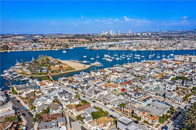 1613 E Balboa, Newport Beach, CA 92661