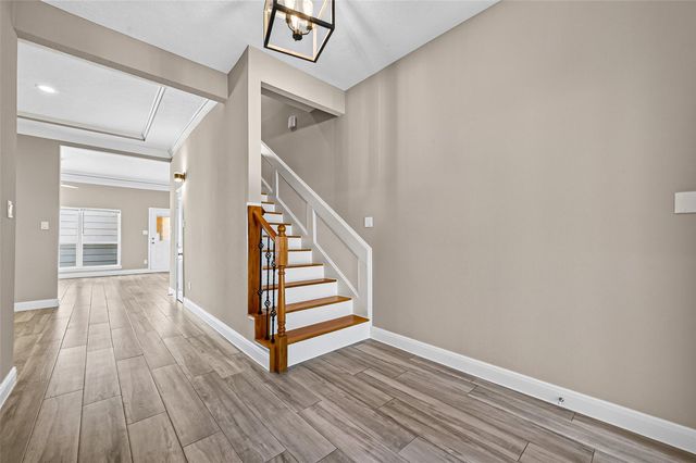 608 N Eldridge Parkway, Houston, TX 77079
