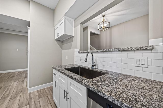 608 N Eldridge Parkway, Houston, TX 77079