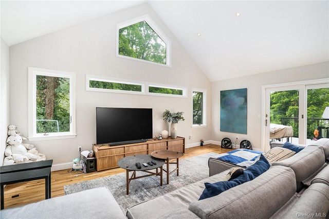 4 Parkfield Road, Scarsdale, NY 10583