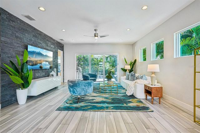 2706 W TRILBY AVENUE, Tampa, FL 33611