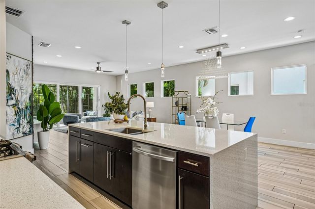 2706 W TRILBY AVENUE, Tampa, FL 33611