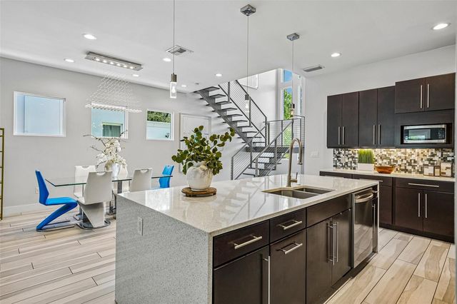 2706 W TRILBY AVENUE, Tampa, FL 33611