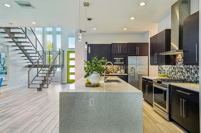 2706 W TRILBY AVENUE, Tampa, FL 33611