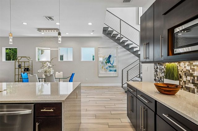 2706 W TRILBY AVENUE, Tampa, FL 33611