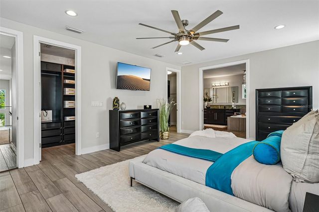 2706 W TRILBY AVENUE, Tampa, FL 33611