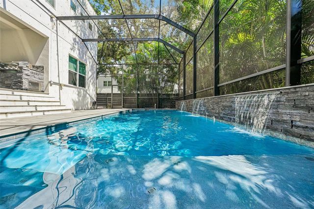 2706 W TRILBY AVENUE, Tampa, FL 33611