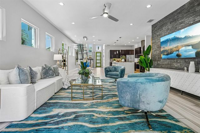 2706 W TRILBY AVENUE, Tampa, FL 33611