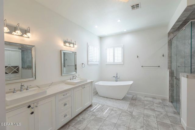 5404 E RIVER Lane, El Paso, TX 79932
