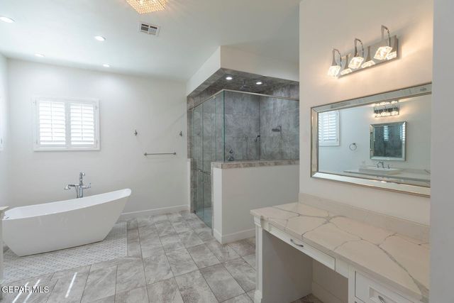 5404 E RIVER Lane, El Paso, TX 79932