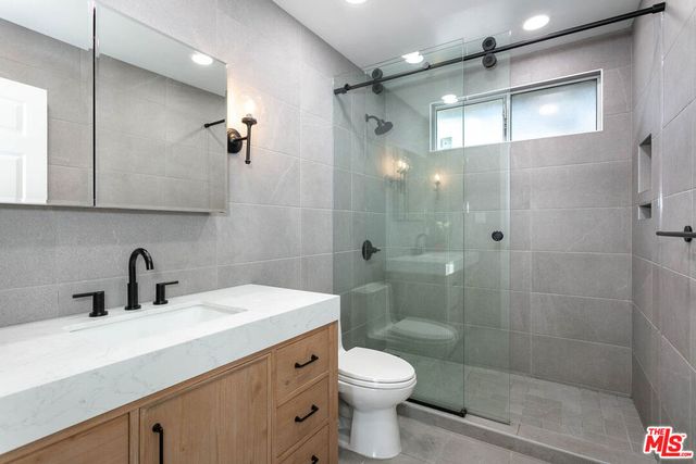 2914 Castle Heights Avenue, Los Angeles, CA 90034