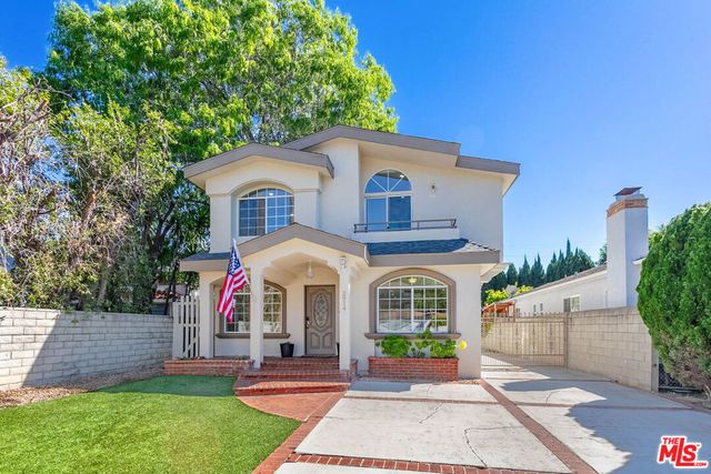 2914 Castle Heights Avenue, Los Angeles, CA 90034