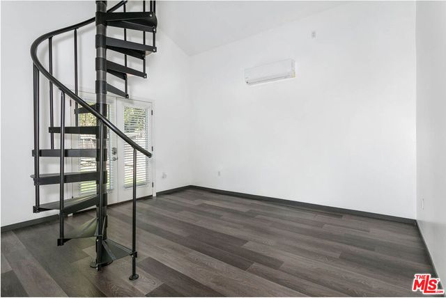 2914 Castle Heights Avenue, Los Angeles, CA 90034