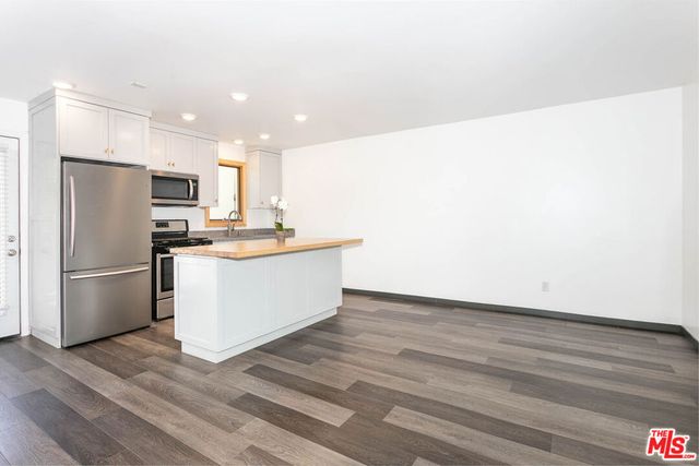 2914 Castle Heights Avenue, Los Angeles, CA 90034