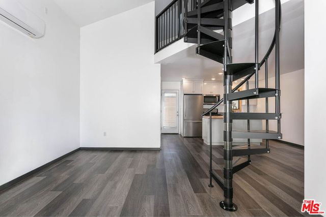 2914 Castle Heights Avenue, Los Angeles, CA 90034