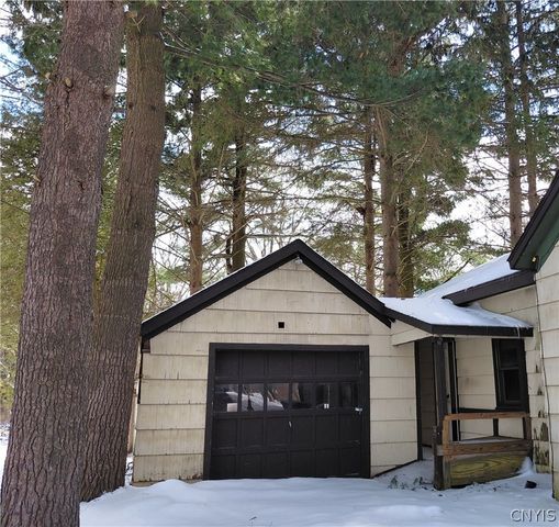 8114 Salt Springs Road, Manlius, NY 13104