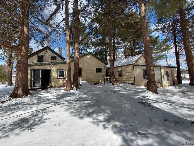 8114 Salt Springs Road, Manlius, NY 13104