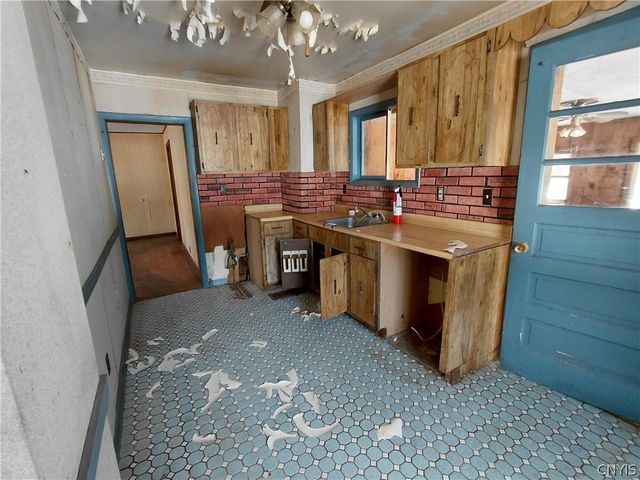 8114 Salt Springs Road, Manlius, NY 13104