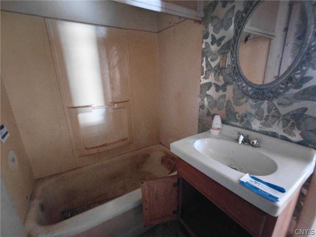 8114 Salt Springs Road, Manlius, NY 13104