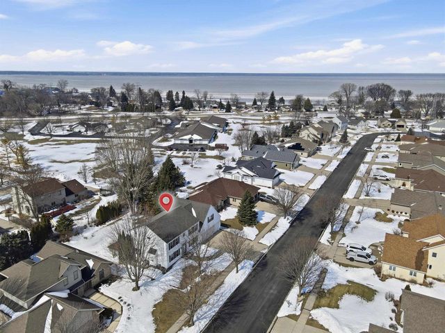 46 AURORA LANE, Fond Du Lac, WI 54935