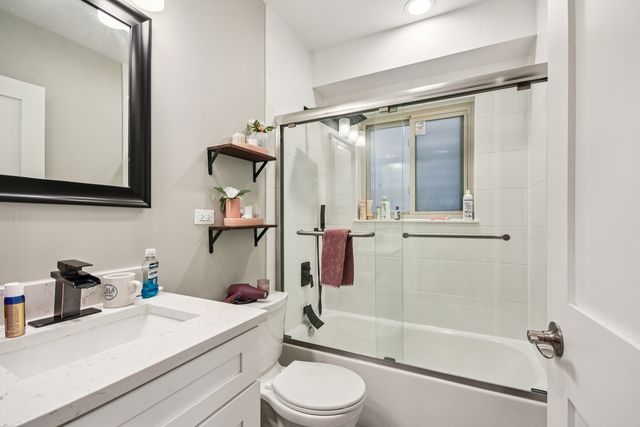 3806 W Armitage Avenue, Chicago, IL 60647