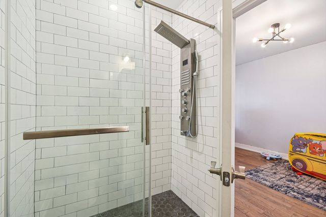 3806 W Armitage Avenue, Chicago, IL 60647