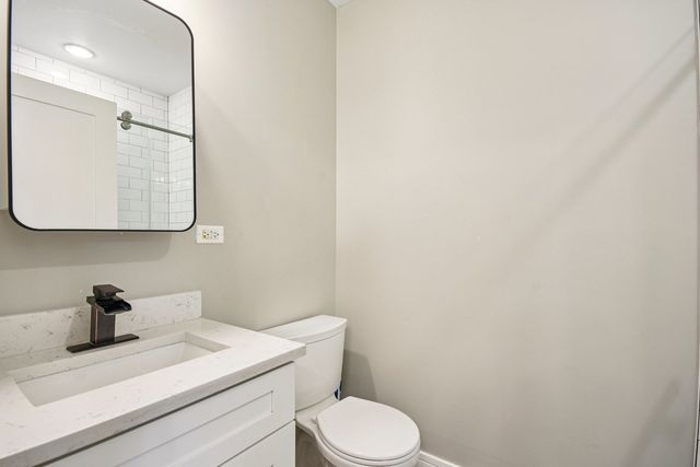 3806 W Armitage Avenue, Chicago, IL 60647