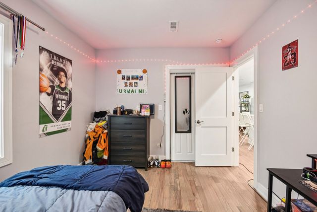 3806 W Armitage Avenue, Chicago, IL 60647