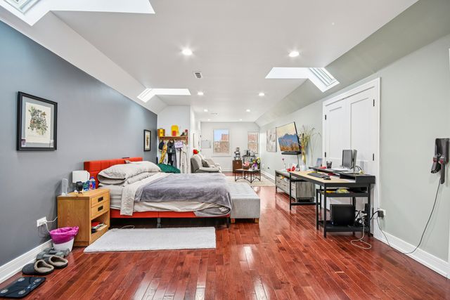 3806 W Armitage Avenue, Chicago, IL 60647