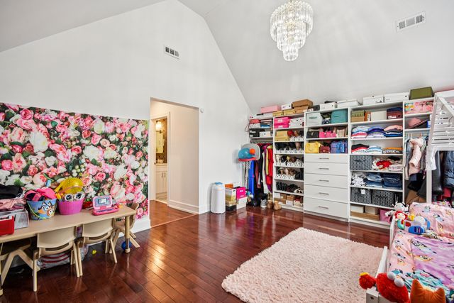 3806 W Armitage Avenue, Chicago, IL 60647