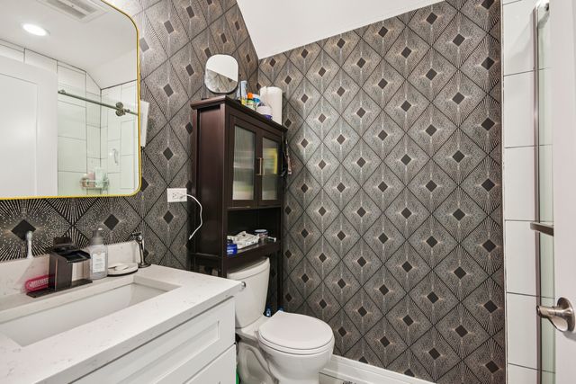 3806 W Armitage Avenue, Chicago, IL 60647