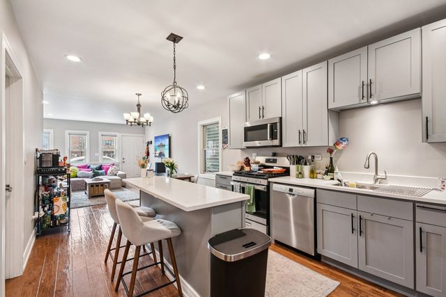 3806 W Armitage Avenue, Chicago, IL 60647