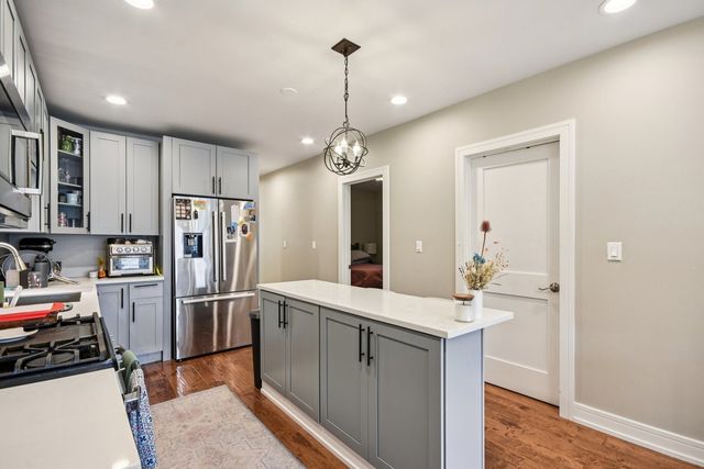 3806 W Armitage Avenue, Chicago, IL 60647