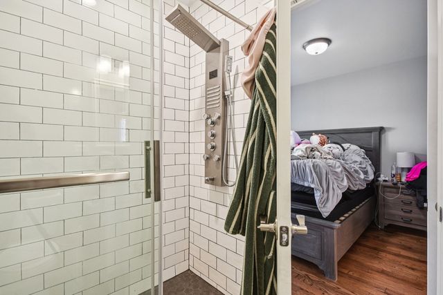 3806 W Armitage Avenue, Chicago, IL 60647